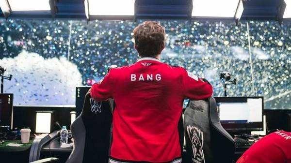 德扑翻牌圈博弈：为何小尺寸下注比大额下注更具压迫性？（德州扑克翻牌阶段：为什么小注反而比大注更能施压对手？）